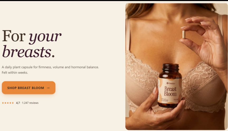 Frau in Spitzen-BH hält eine Bloomleys Breast Bloom Flasche und eine Kapsel